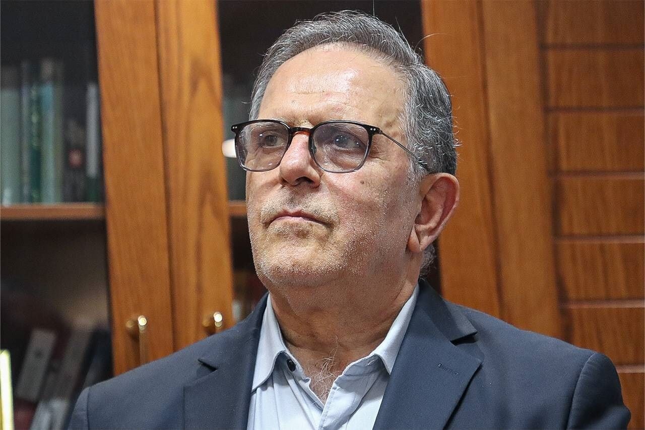 ولیالله سیف: بانک مرکزی مسئول تعیین نرخ ارز در بازار نیست | وظیفه بانک مرکزی تحمیل نرخ به بازار ارز نیست | مداخله بانک مرکزی نباید به معنای تأمین نامحدود تقاضای حفظ ارزش دارایی تلقی شود