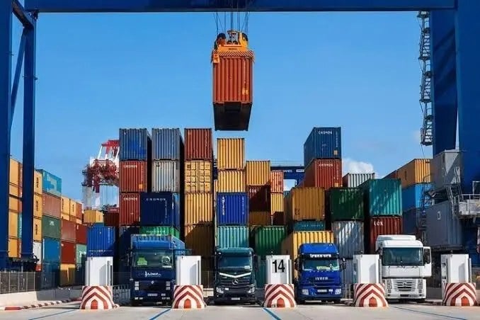 واردات کالای لوکس در شرایط جنگی توجیه ندارد