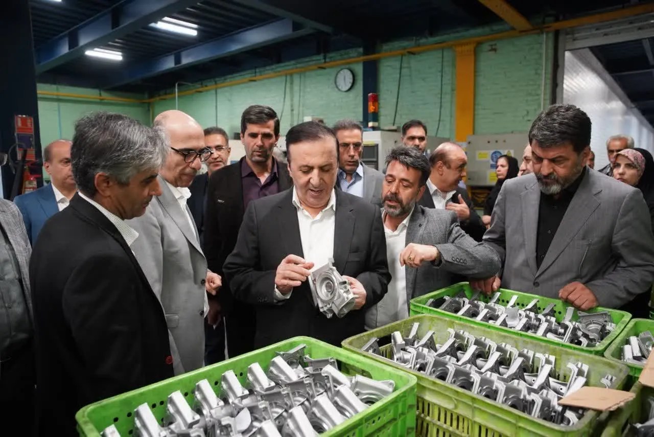 استاندار قزوین از یک واحد تولید قطعات خودرو در کاسپین بازدید کرد