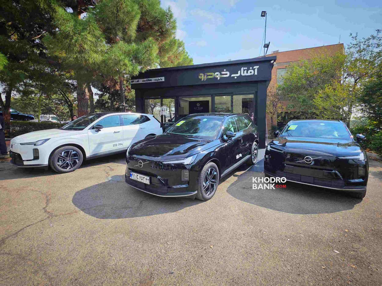 سورپرایز آفتاب خودرو برای خریداران ولوو XC70؛ تحویل خودروها دو ماه زودتر آغاز شد