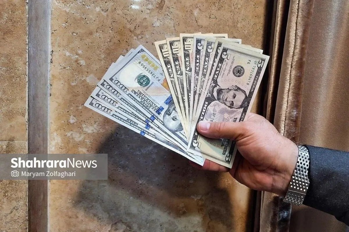 عرضه دلار در بانک ها همچنان ادامه دارد | اسکات بسنت دوباره ایران را به فروپاشی اقتصاد تهدید کرد