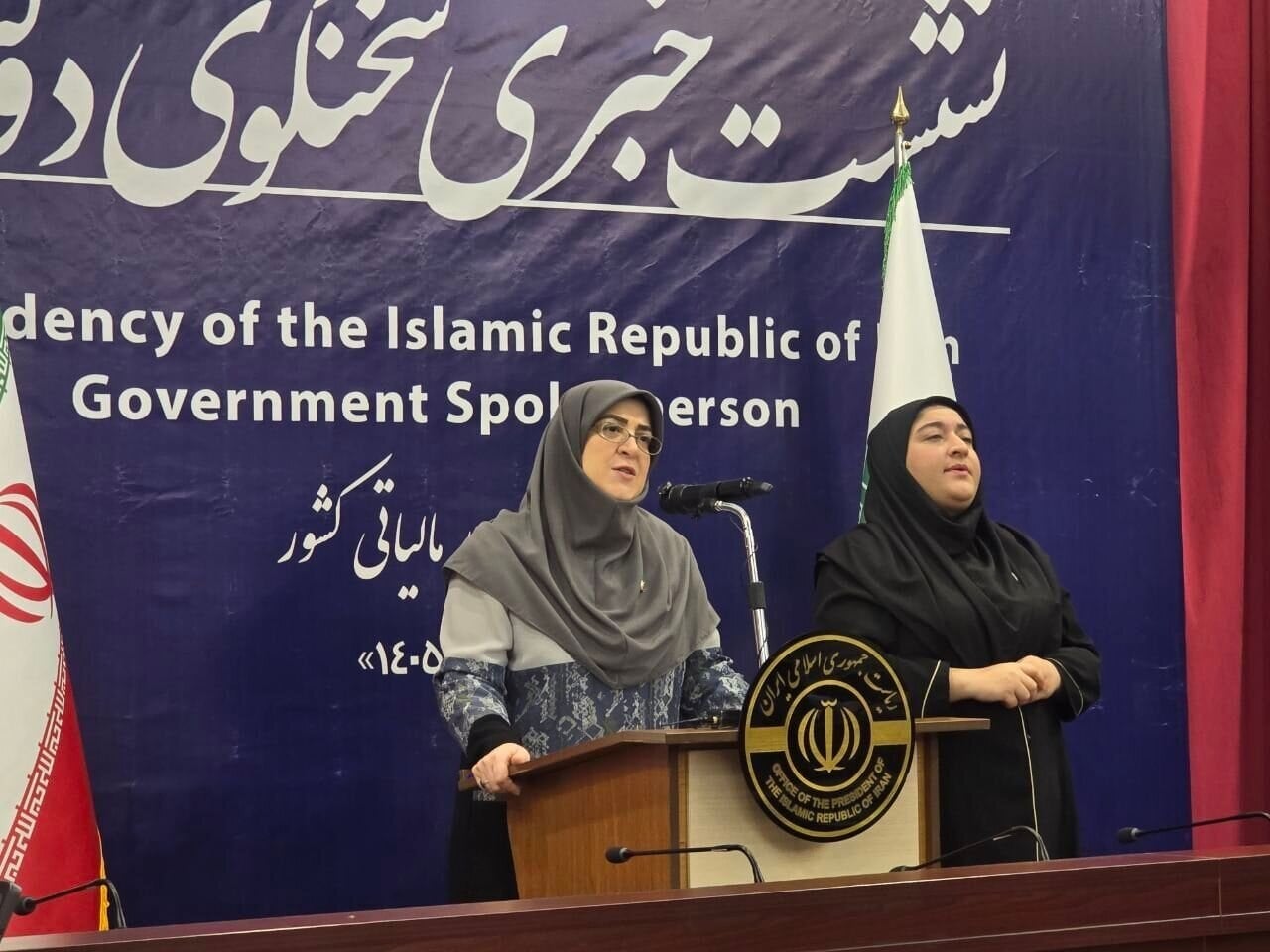 مهاجرانی: بسته ویژه دولت برای مهار افزایش قیمت کالاهای اساسی طراحی شده است