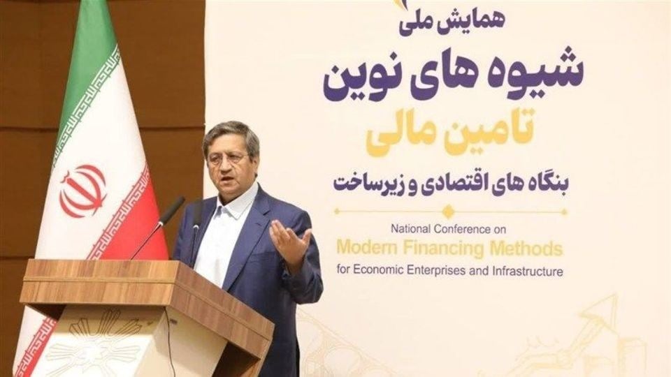 همتی: رشد نقدینگی کنترل شد/ فعالیت‌های اقتصادی ایران متوقف نیست
