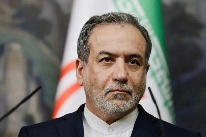 واکنش وزیر امور خارجه کشورمان به اظهارنظر اخیر مکرون در خصوص علت ناآرامی‌های فرانسه | آقای رئیس‌جمهور دیگر برای فرافکنی دیر شده است