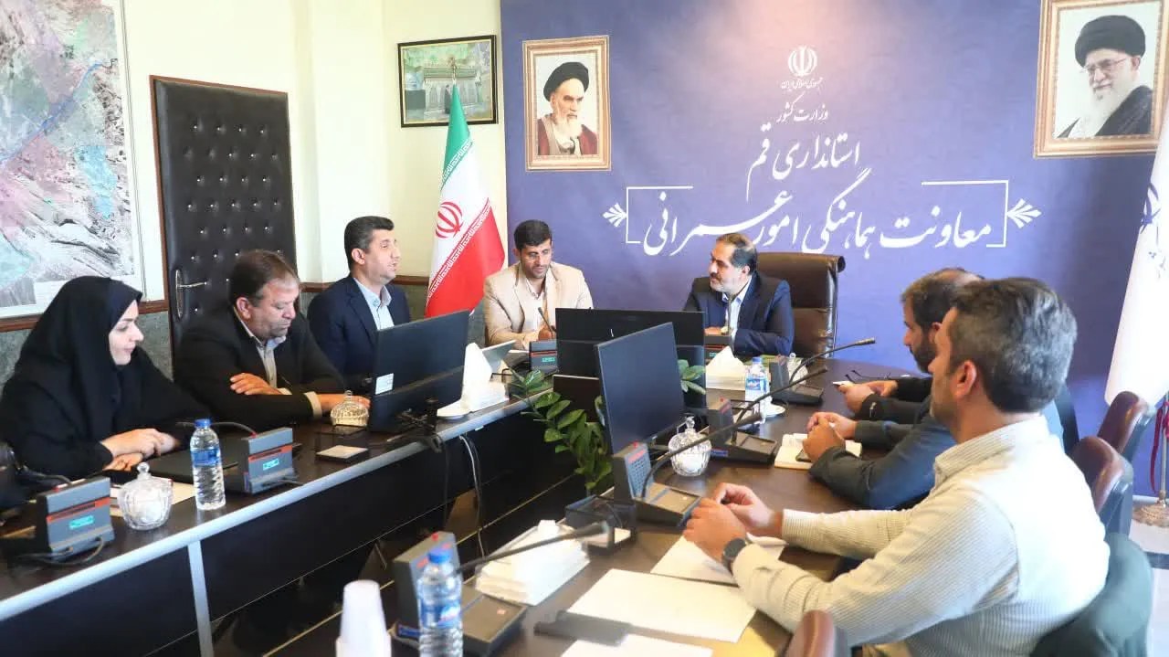پیگیری موانع راه دسترسی نهضت ملی مسکن قنوات در نشست مسئولان قم