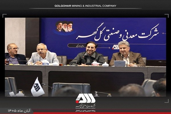 معاون وزیر نیرو در بازدید از منطقه گلگهر: هر بار با دیدن پیشرفتهای گلگهر انرژی میگیرم