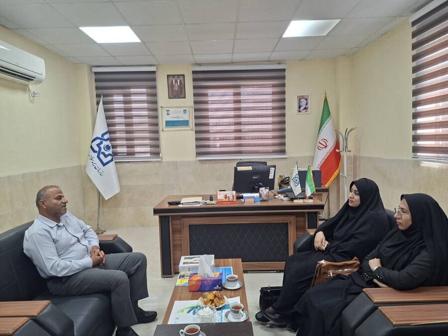 دیّر| دیدار رئیس اداره بهزیستی شهرستان دیر با رئیس بیمه سلامت به مناسبت هفته سلامت