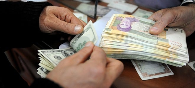 نماینده مجلس در گفت وگو با شفقنا: تاب‌آوری معیشتی مردم دیگر کشش شوک‌های جدید ارزی را ندارد/ هرگونه تعلل در ساماندهی واقعی بازار پولی، هزینه‌های اجتماعی سنگینی به همراه خواهد داشت