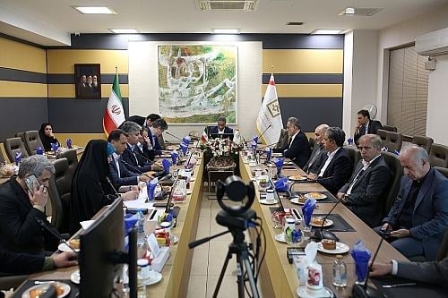 تاکید مدیران بانک صنعت و معدن بر تداوم نقش توسعه ای در تامین مالی تولید
