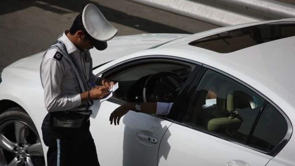 داشتن چراغهای نامتعارف خودروها جرم است