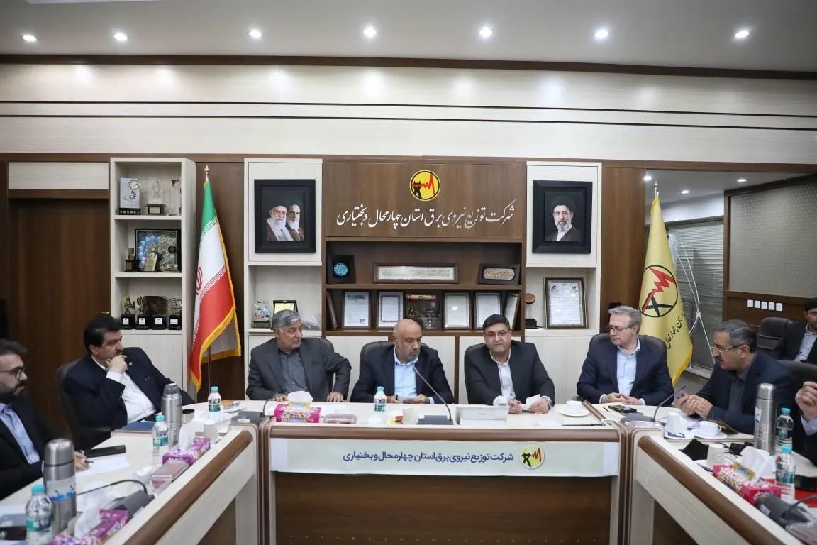 وزیر کار خبر داد: برنامهریزی برای بخشودگی جرایم کارفرمایی، پرداخت یارانه بیمه کارگاههای زیر ۵۰ نفر/بهبود وضعیت بیمه و خدمات رانندگان و بازنشستگان
