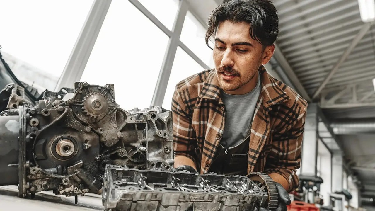 قطعه قدیمی خودرو را از تعمیرکار و مکانیک تحویل بگیریم یا نه؟