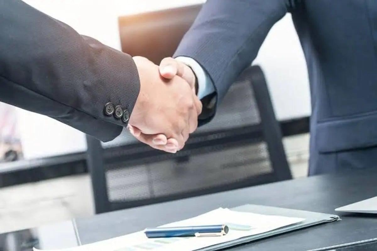 قرارداد دوجانبه برق چیست و چگونه هزینه برق صنایع را کاهش میدهد؟