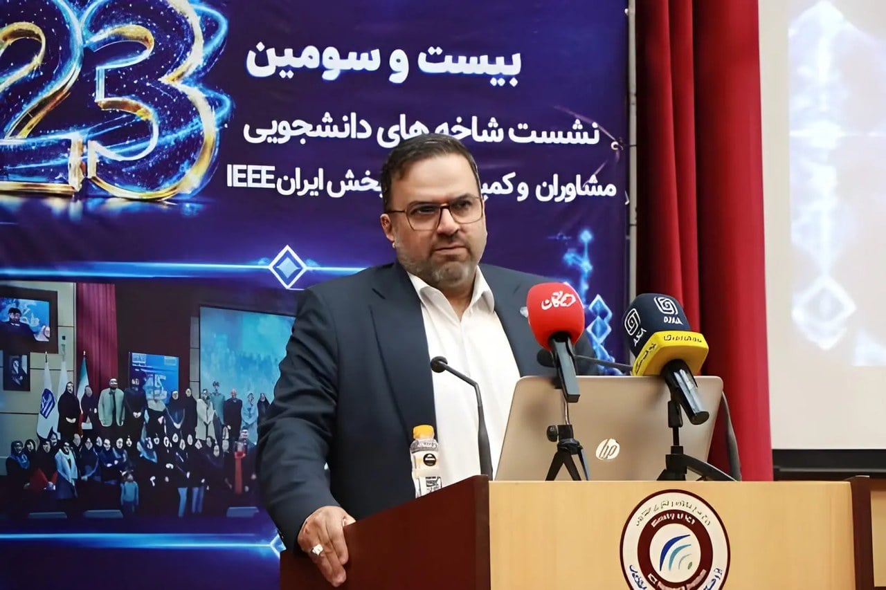 رئیس پژوهشگاه ICT: ورود اطلاعات سازمانی به سامانههای هوش مصنوعی میتواند به خروج دادهها منجر شود