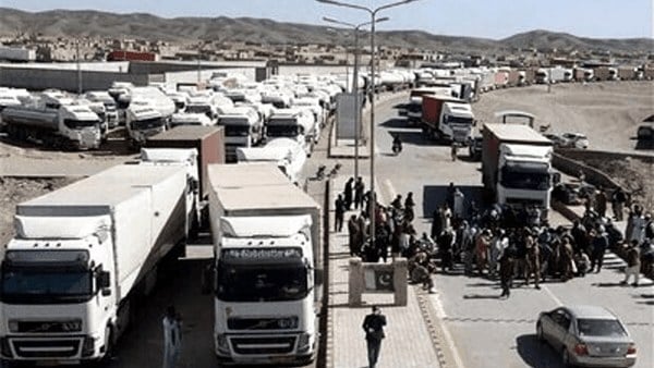 توقف ۳۰۰۰ کامیون در مرز ریمدان؛ موانع لجستیکی توسعه تجارت ایران و پاکستان را تهدید می‌کند