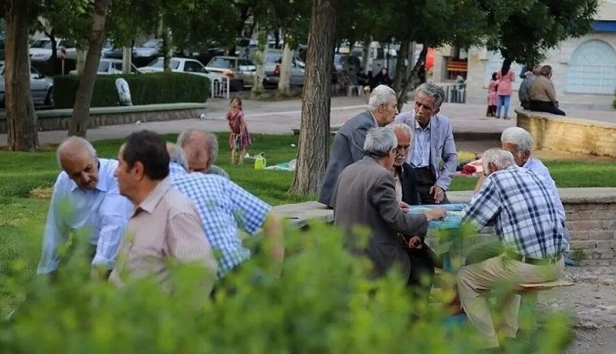 واریز حقوق مهر بازنشستگان تأمین اجتماعی ادامه دارد/ انتقاد برخی بازنشستگان از عدم پرداخت