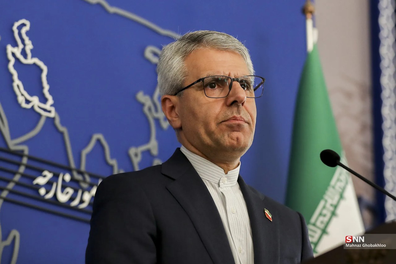 بقایی: روش تقابل نظامی خود با دشمن را جار نمی‌زنیم/ عامل بالا رفتن قیمت نفت آمریکایی ها هستند+فیلم
