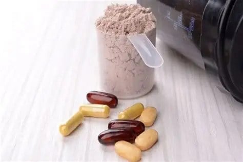 هشدار سازمان غذا و دارو درباره ۴۱ برند مکمل ورزشی در بازار غیرمجاز