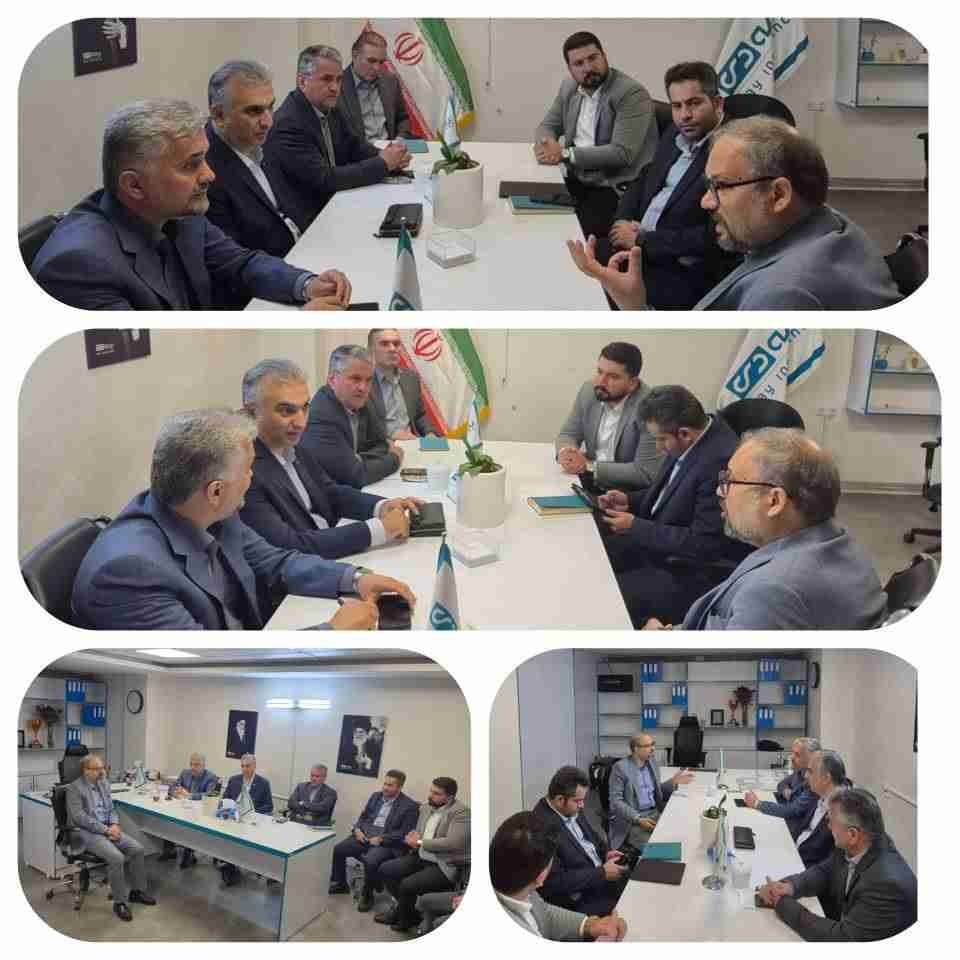 نشست مشترک رئیس هیئتمدیره بیمه دی با مدیرکل بنیاد شهید اردبیل/ تأکید بر تقویت همکاریهای دوجانبه