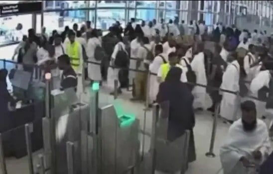 انتشار تصاویر تکان‌دهنده از فرودگاه ملک خالد؛ لحظه شلیک موشک در میان زائران عمره/ ویدئو