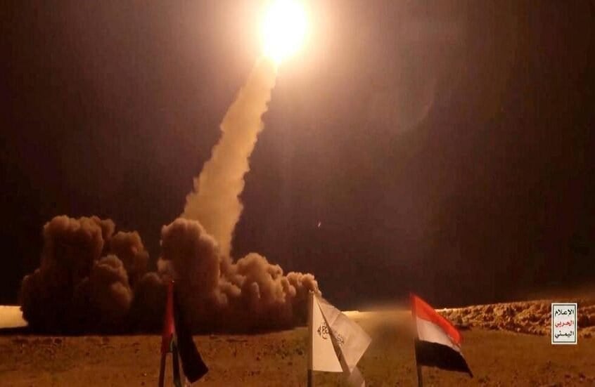 انصارالله: فرودگاه ملک خالد در ریاض را با موشک بالستیک هدف قرار دادیم