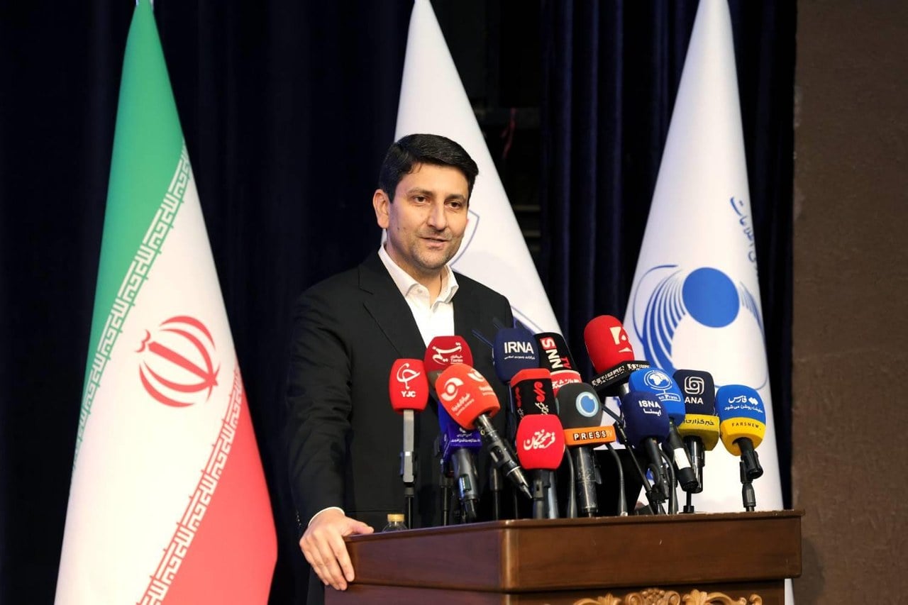 وزیر ارتباطات: اینترنت ماهوارهای در کنار شبکههای زمینی توسعه مییابد