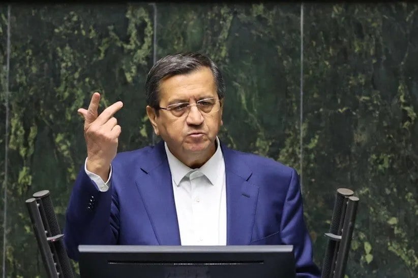 همتی: ۳۵۰ میلیون حساب بانکی باید حذف شود