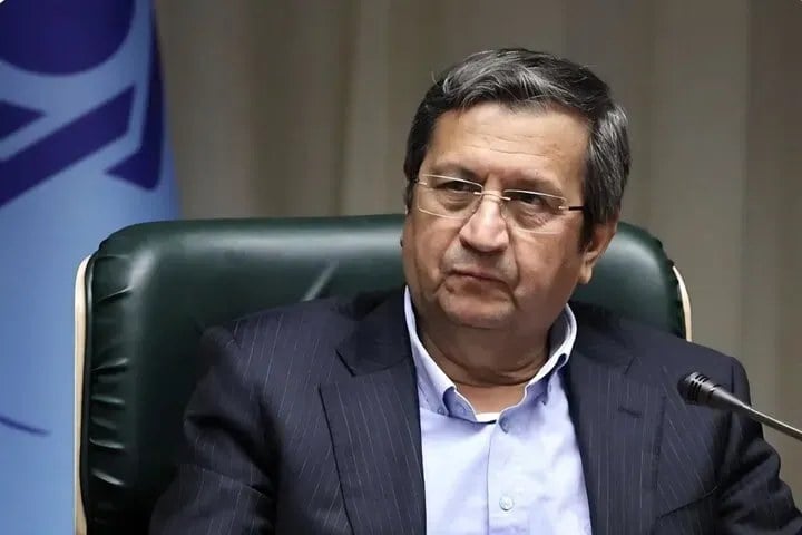 همتی وعده کاهش دوباره دلار را داد/ بازار ارز در انتظار تحقق وعده