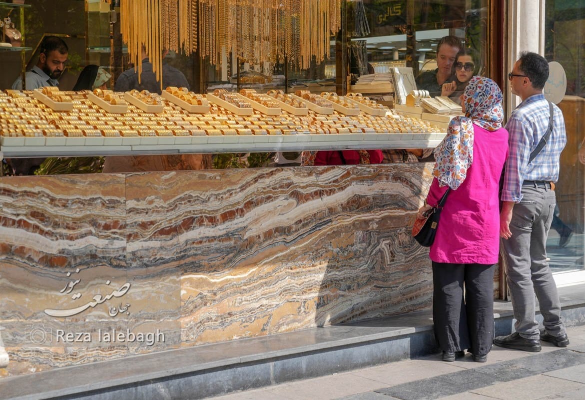 پیش بینی قیمت طلا ؛ چرا طلای جهانی سقوط کرد؟ | طلا تا پایان سال به کجا میرسد؟