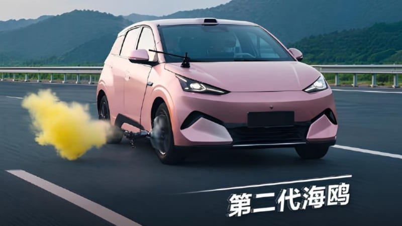 پایداری نسل دوم BYD سیگال در آزمون ترکیدن لاستیک در ۱۴۰ کیلومتر بر ساعت