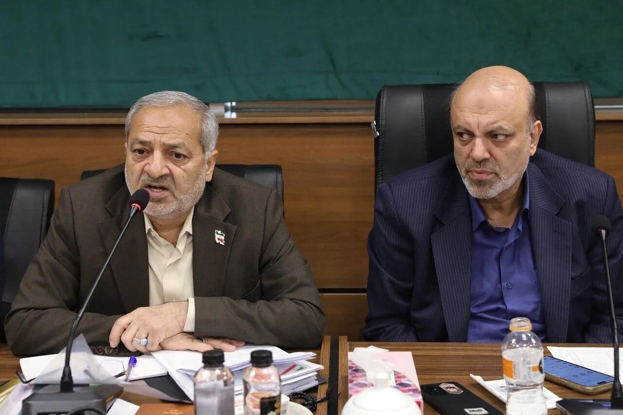 بهبود معیشت فرهنگیان؛ مسکن و بیمه معلمان ویژه بررسی می‌شود