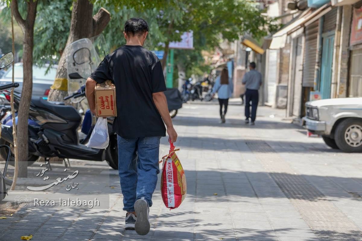 هزینه‌ها از درآمد سبقت گرفتند؛ روایت معیشت ایرانیان در ۱۴۰۴ | خانوارهای سال گذشته چقدر درآمد داشتند؟