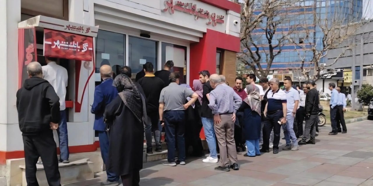 حضور موفق بانک شهر در بازار تراکنش موبایلی و صدور کارت هدیه