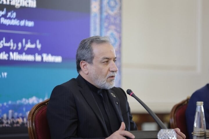تبیین رویکرد ایران در راه حل دیپلماتیک برای بازگشایی تنگه هرمز