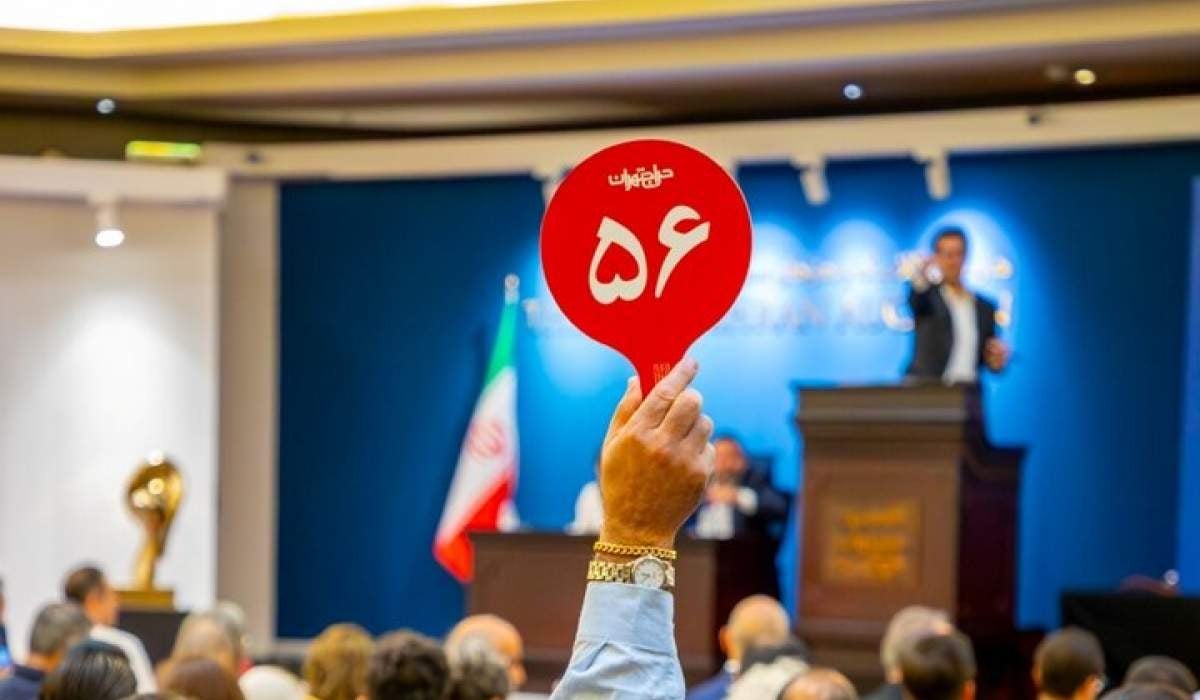 اثر ۲۵۰ میلیاردی پرویز تناولی در صدر حراج تهران