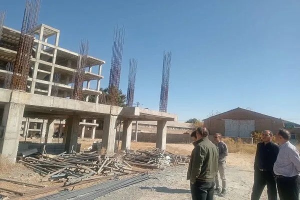 بررسی تخلفات شهری و روند اجرای پروژههای نهضت ملی مسکن در شهرستان قوچان