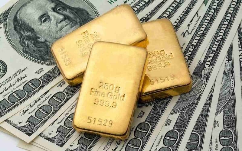 دلار بخریم یا طلا؟ پیش‌بینی قیمت اونس جهانی در سال ۲۰۲۷