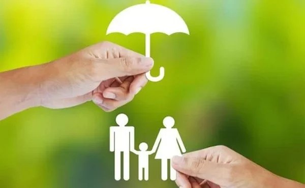 رقابت بیمه گران عمر برای دسترسی به مشتری در بازار مشاوره محور