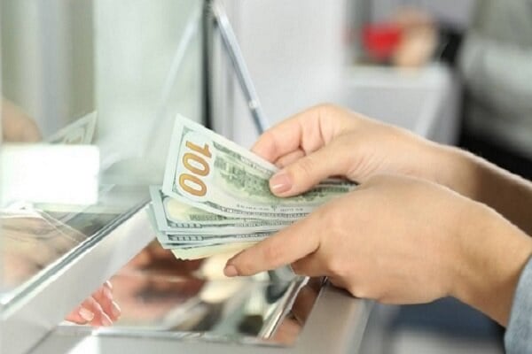 تغییرات نرخ ارز در مرکز مبادله؛ دلار صعودی، یورو نزولی