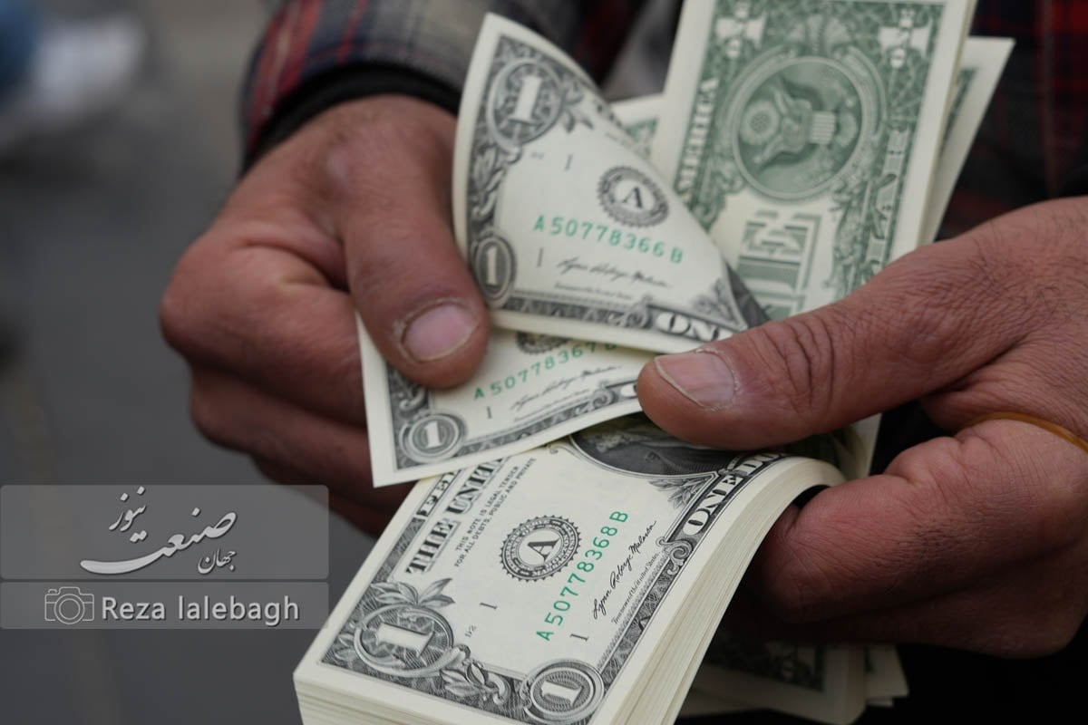 بازار ارز در شوک سقوط؛ قیمت دلار ۴۱۰۰ تومان ریخت