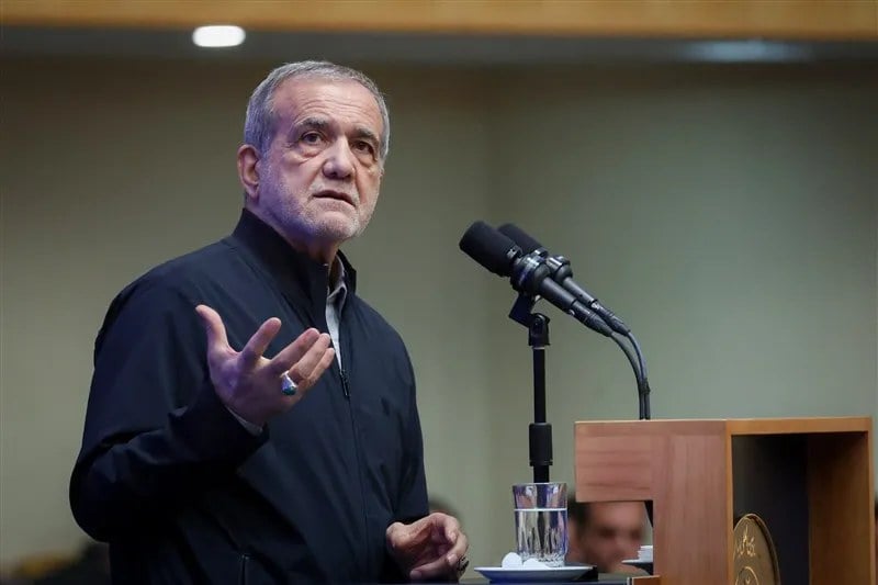 پزشکیان: آنچه نباید رخ دهد، نارضایتی اقشار کم‌درآمد است / هر میزان منفعت و منابعی که از محل مدیریت مصرف، کاهش اتلاف و توزیع عادلانه یارانه‌ها حاصل شود، باید صرف تقویت معیشت اقشار کم‌درآمد شود / چرا باید سازوکار تخصیص یارانه به‌گونه‌ای باشد که دارندگان چندین ملک از امتیازهای متعدد برخوردار شوند، در حالی که برخی خانوارها حتی از یک ملک نیز برخوردار نیستند