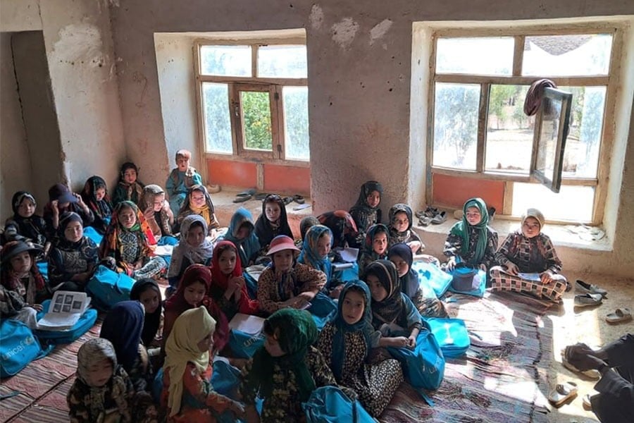 کمبود ساختمان و کتاب؛ چالش دانشآموزان در تولک غور