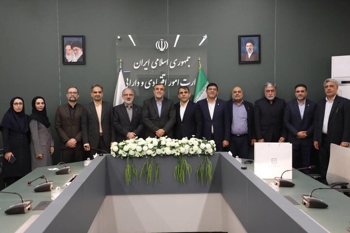 استقبال معاون وزیر اقتصاد از عملکرد بانک مسکن در تامین مالی پروژهها