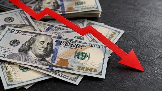 چرا قیمت دلار عقب نشست؟