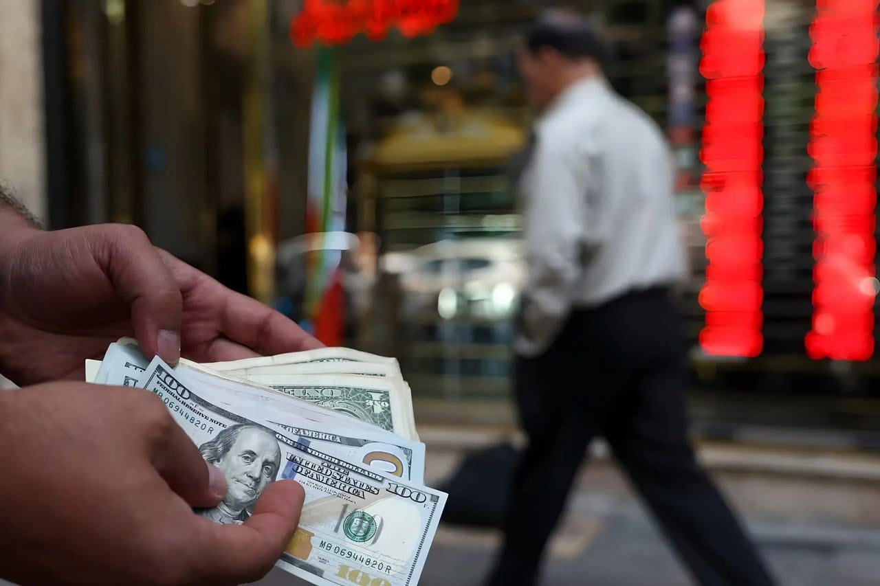 دلار مکث کرد؛ اما ریشه فشار هنوز سر جایش است