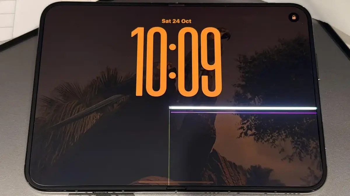 اپل به گزارش‌ها درباره ترک خوردن نمایشگر iPhone Duo واکنش نشان داد