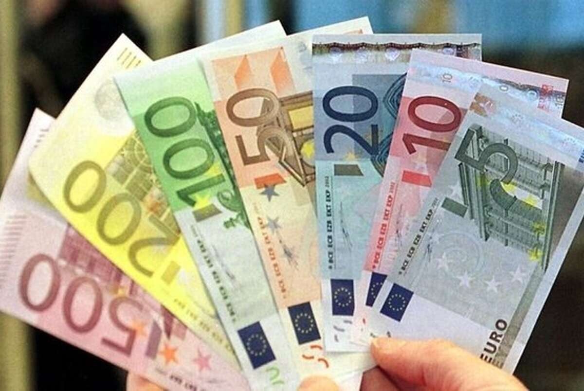 عبور قیمت یورو از مرز ۳۰۰هزار تومان