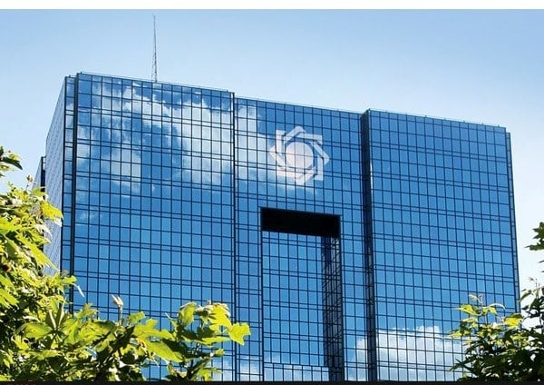 توضیحات بانک مرکزی درباره مطالبات ارزی واردکنندگان کالاهای اساسی/ تأکید بر مسئولیت دولت در تأمین منابع ارز ترجیحی با نرخ ۲۸ هزار و ۵۰۰ تومان/ مشروط شدن تسویه مطالبات واردکنندگان به تخصیص منابع ارزی از سوی دولت