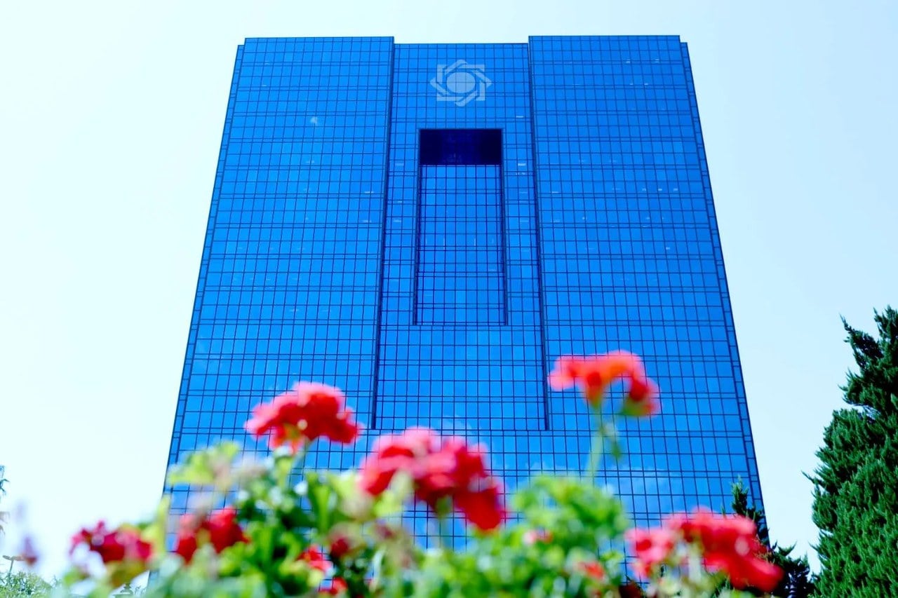 چرا برخی نمایندگان به اجرای قانون حمله میکنند؟