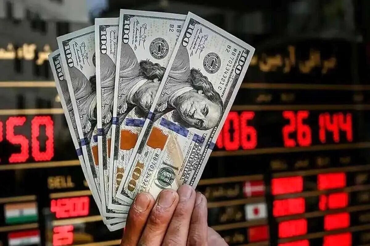 چرا بانک مرکزی تا دلار ۲۷۰ هزارتومانی صبر کرد؟ / پیشبینی عبور دلار از ۳۰۰ هزار تومان تا پایان سال